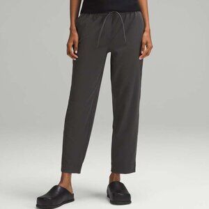 Lululemon Luxtreme Tapered-Leg Mid-Rise Pant | Size M